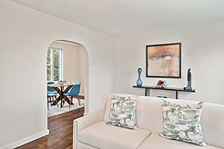 WHITE CENTER CRAFTSMAN